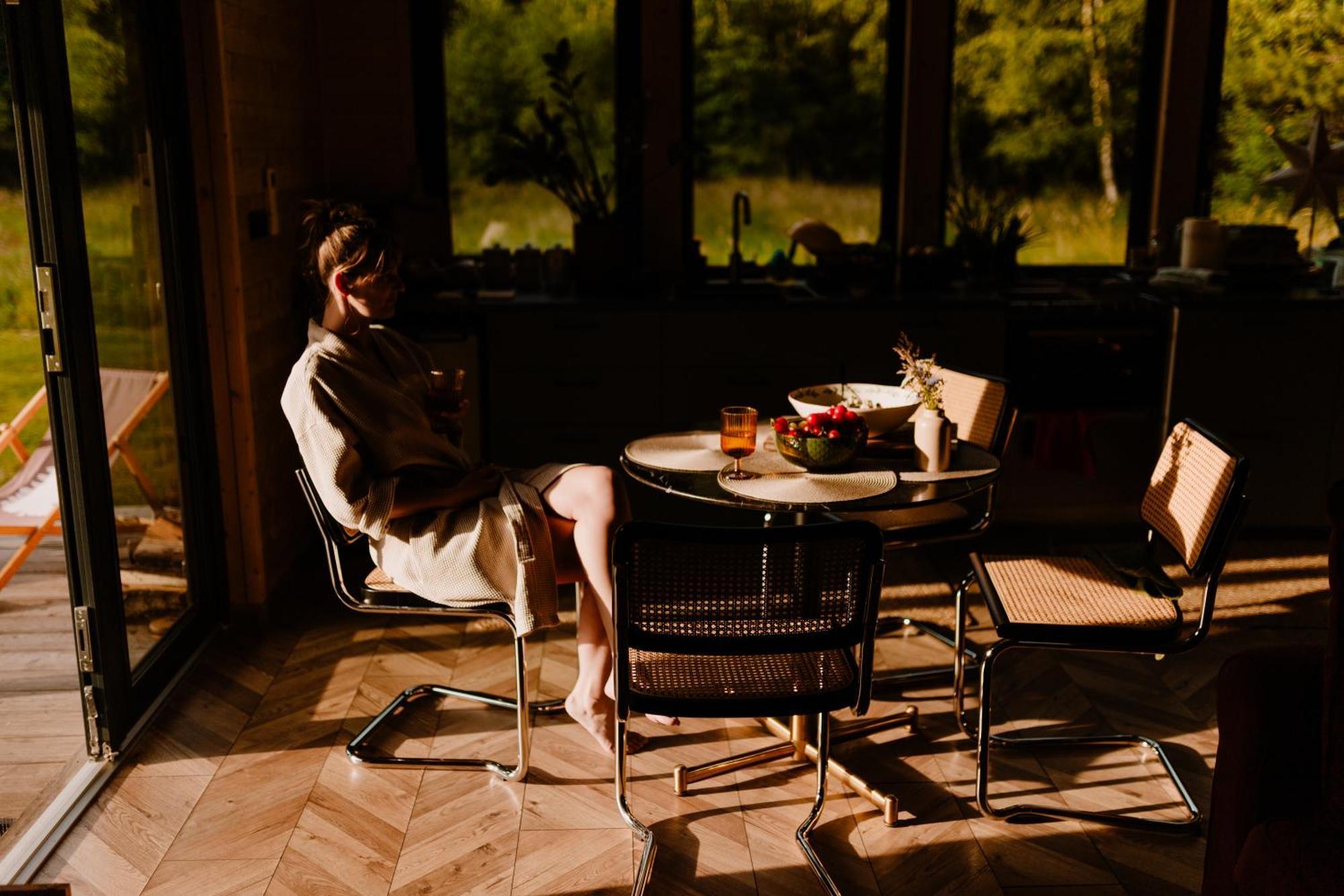Lashouse - Nowoczesna Stodola Z Widokiem Na Las Bronków エクステリア 写真